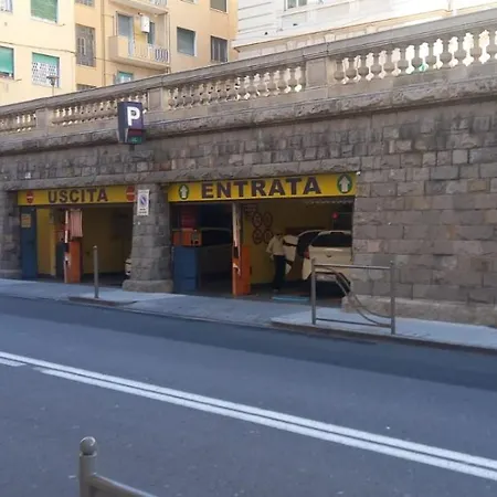 בית הארחה Corso Garibaldi Mansarda סנרמו