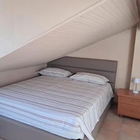 בית הארחה Corso Garibaldi Mansarda 3*