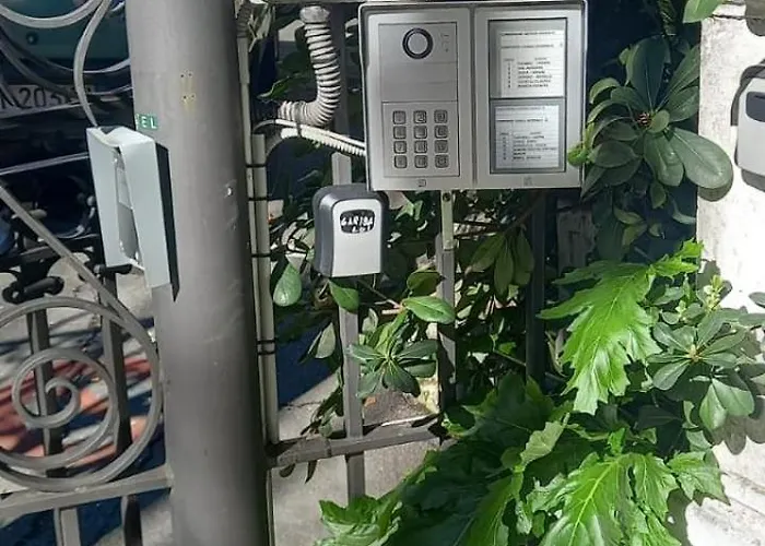 Pensión Corso Garibaldi Mansarda San Remo